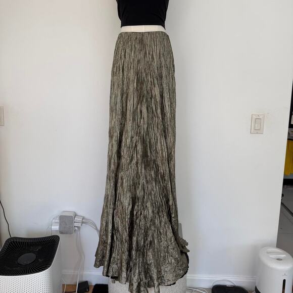 RALPH LAUREN COLLECTION (PURPLE LABEL) GOLD CRINKLE PLEATED MAXI SKIRT - Picture 2 of 5